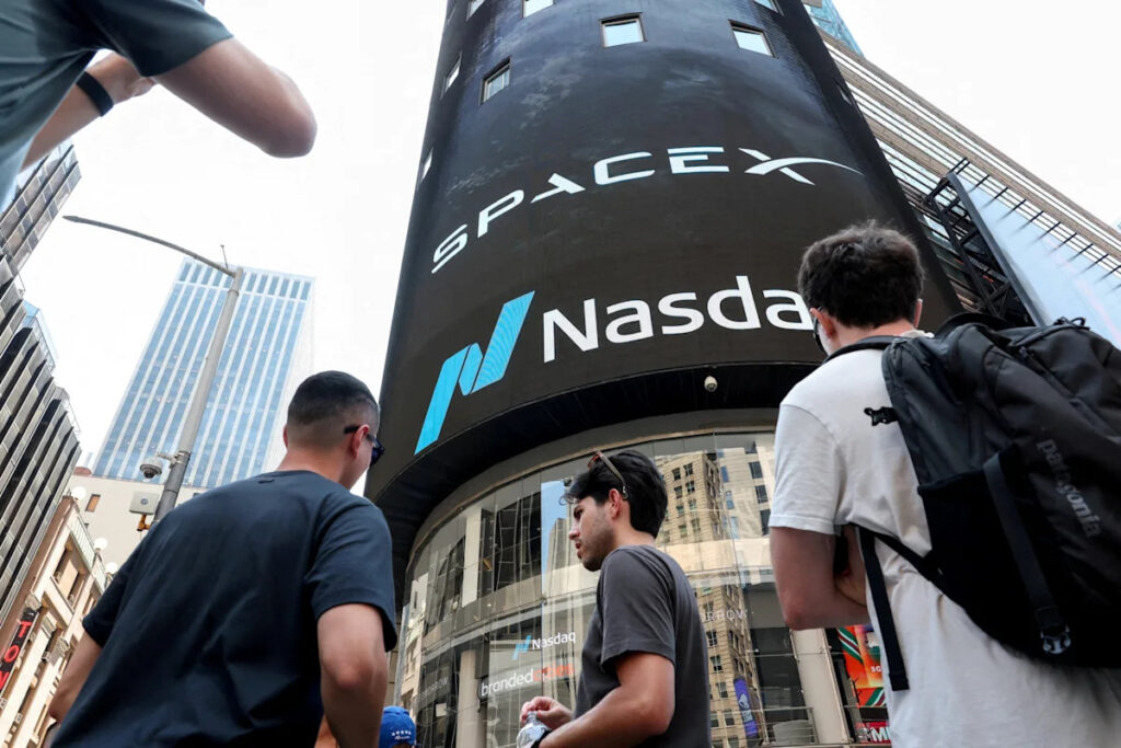 SpaceX's big week: Stock jumps despite earnings storm, lock-up expiration in crucial test for investors