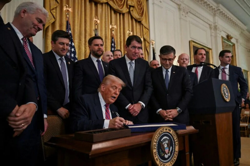 Trump could net big tax windfall in crypto bill divestiture plan, Bloomberg News reports