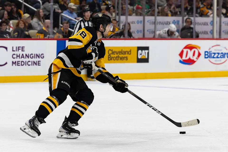 Penguins Sign Tommy Novak To Three-Year Extension