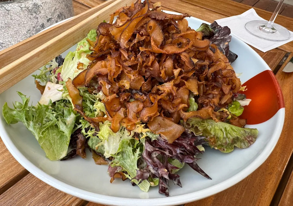 crispy shittake salad