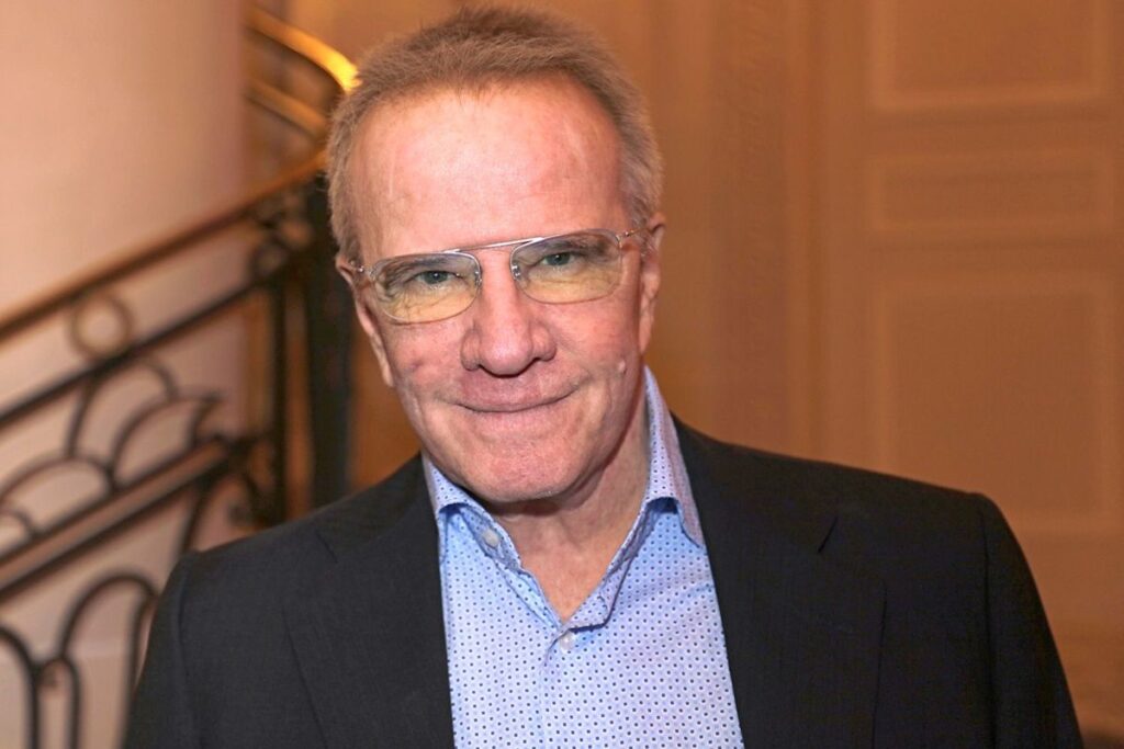 “Highlander” Actor Christopher Lambert, 69, Collapses at Fan Convention, Abruptly Taken Away by Ambulance “Highlander” Actor Christopher Lambert, 69, Collapses at Fan Convention, Abruptly Taken Away by Ambulance