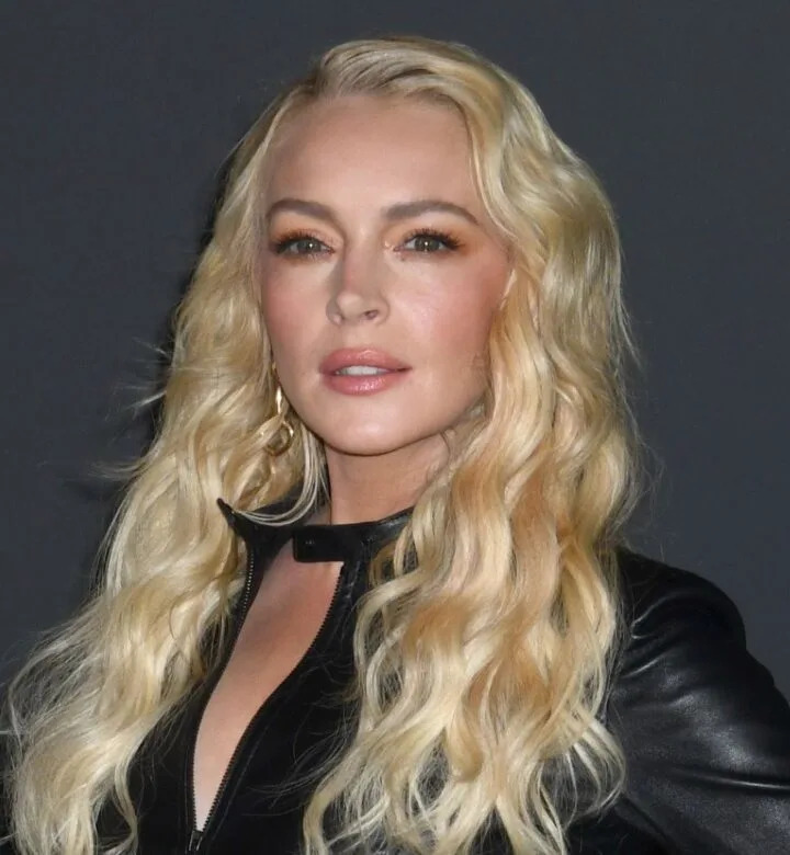Lindsay Lohan Just Debuted a New (But Also Kinda Old) Look