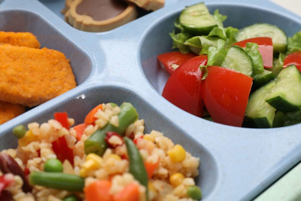Texas network helps schools fill cafeterias with food from 198 local farms and ranches Texas network helps schools fill cafeterias with food from 198 local farms and ranches