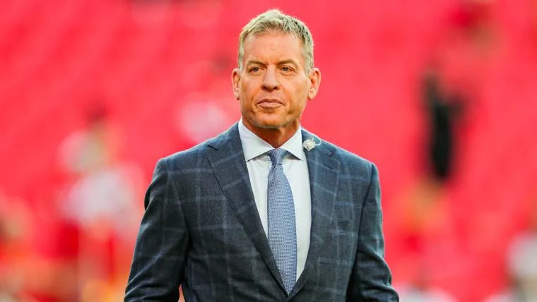 Troy Aikman gets the Tom Brady treatment after taking Dolphins position Troy Aikman gets the Tom Brady treatment after taking Dolphins position