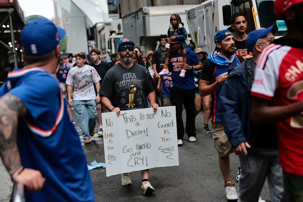 Knicks parade celebrates first NBA title since 1973. See the moment