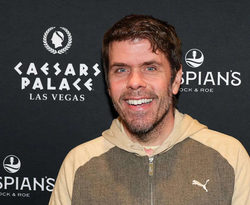 Perez Hilton – From 2000s to today, see the celebrity gossip blogger