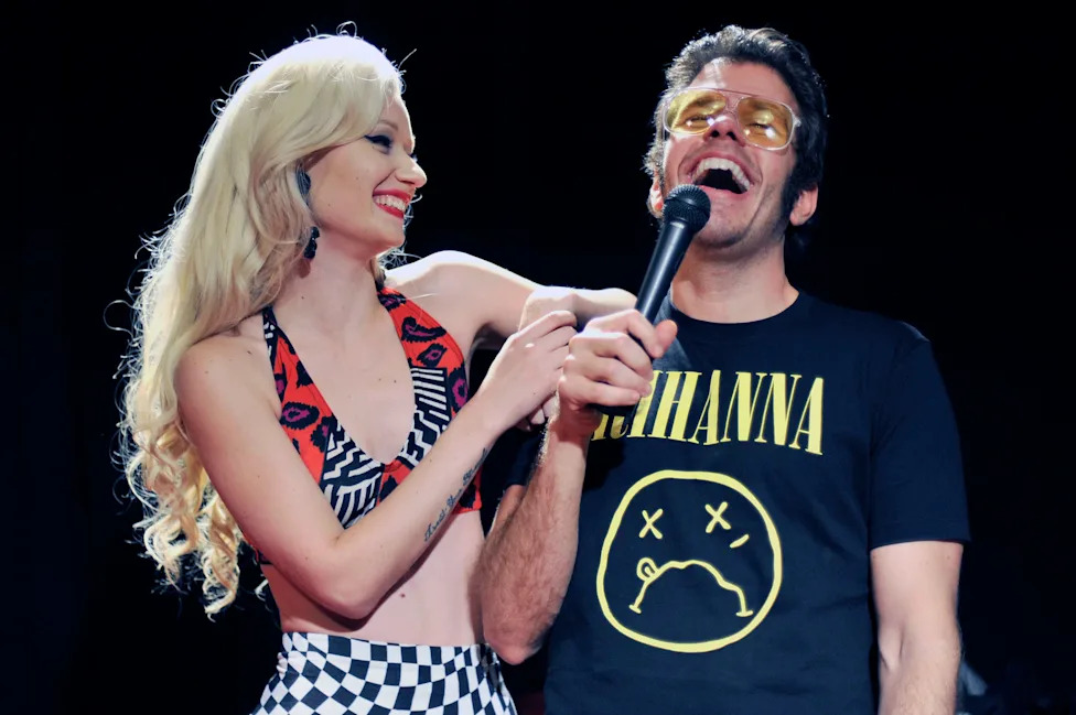 Perez Hilton – From 2000s to today, see the celebrity gossip blogger