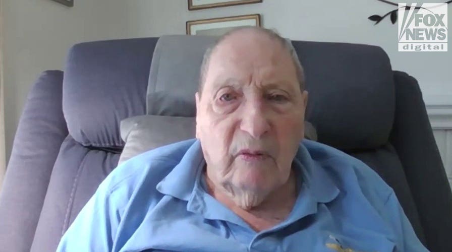 102-year-old Navy vet loves hot wings at Hooters, reflects on farm food