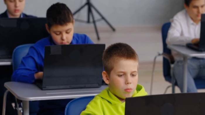 What kids bring to school now: The digital backpack parents should check What kids bring to school now: The digital backpack parents should check
