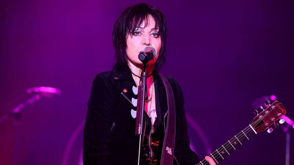 Joan Jett cancels remaining 2026 concerts after undergoing surgery for ‘fractured vertebrae’ Joan Jett cancels remaining 2026 concerts after undergoing surgery for 'fractured vertebrae'