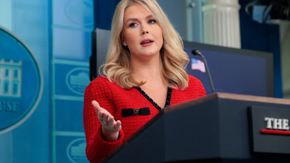 Karoline Leavitt’s White House Fashion: How She Leaned a Bit Trad Wife and Sometimes Took Risks Karoline Leavitt’s White House Fashion: How She Leaned a Bit Trad Wife and Sometimes Took Risks