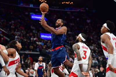 Kawhi Leonard’s heart never fully left Toronto. Now he’s going back to the Raptors