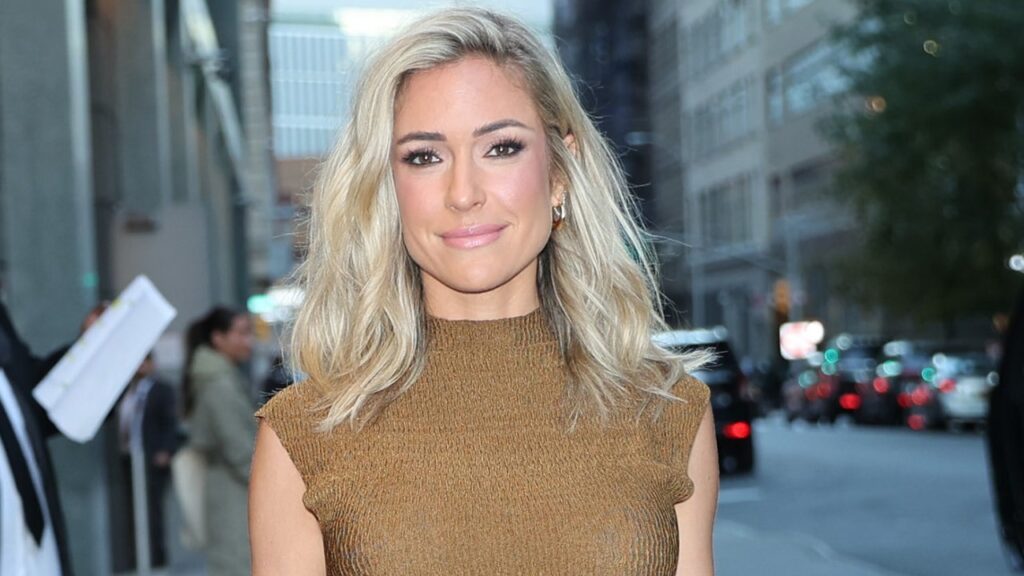 Kristin Cavallari rocks black string bikini months after revealing runway Kristin Cavallari rocks black string bikini months after revealing runway