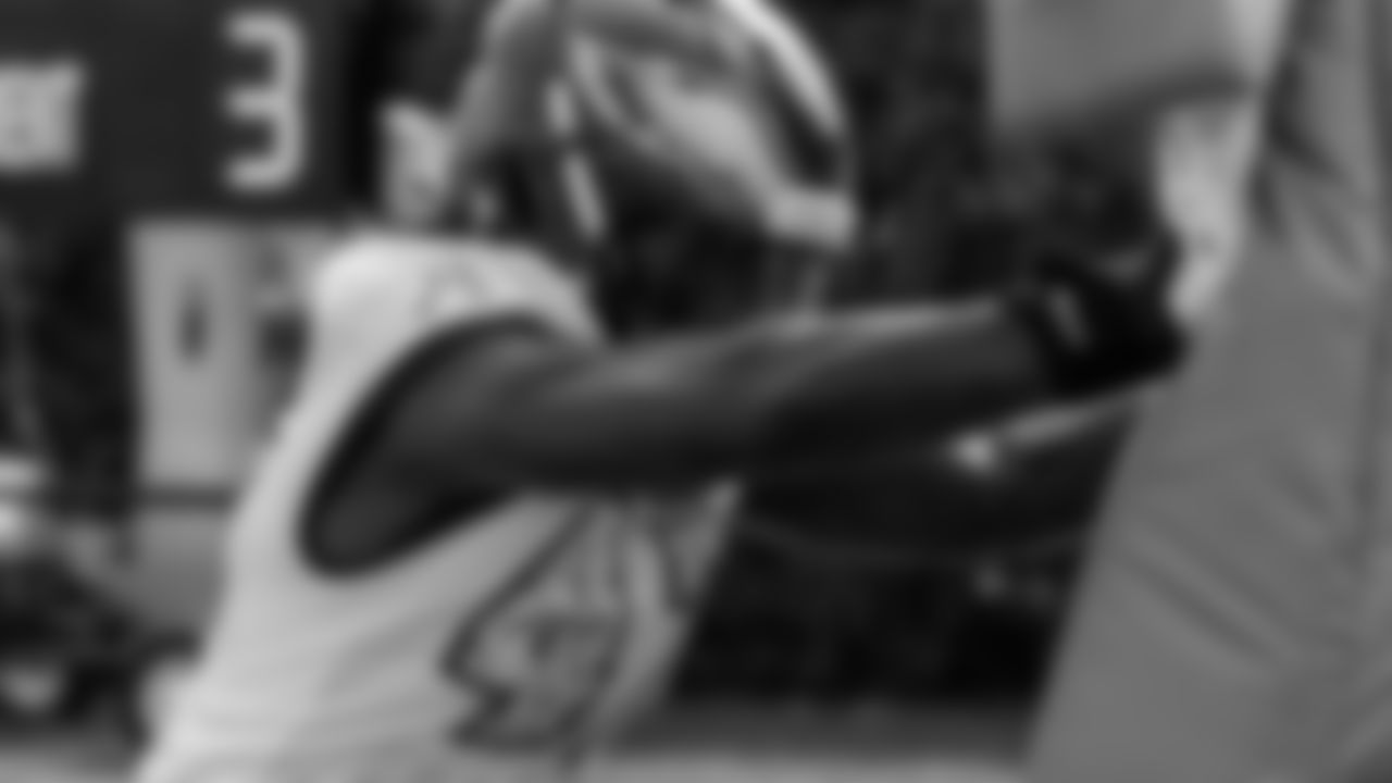 LB Deontae Lawson