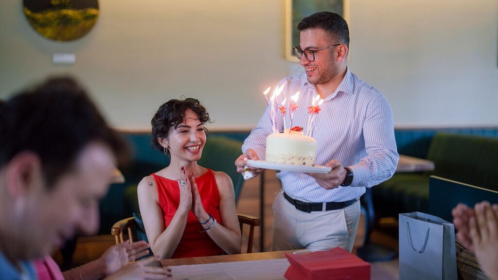 Can you bring a birthday cake to a restaurant? Viral pizzeria dispute reveals the rules Can you bring a birthday cake to a restaurant? Viral pizzeria dispute reveals the rules