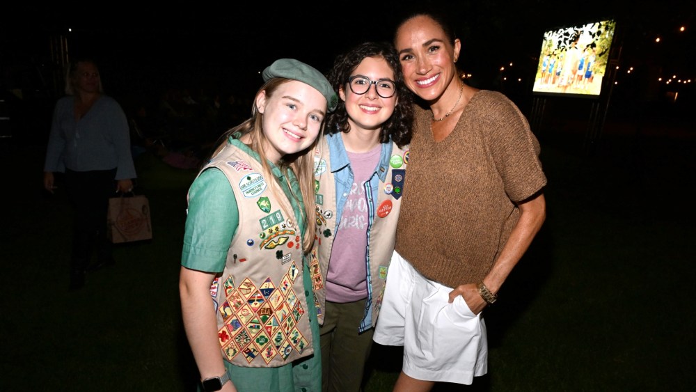 Meghan Markle Goes Casual for ‘Cookie Queens’ Meghan Markle Goes Casual for 'Cookie Queens'