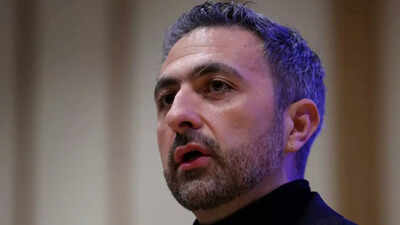 In September 2025, Microsoft AI CEO Mustafa Suleyman outlined a clear red line for AI, said: AI must be shut down immediately if it ever gains …