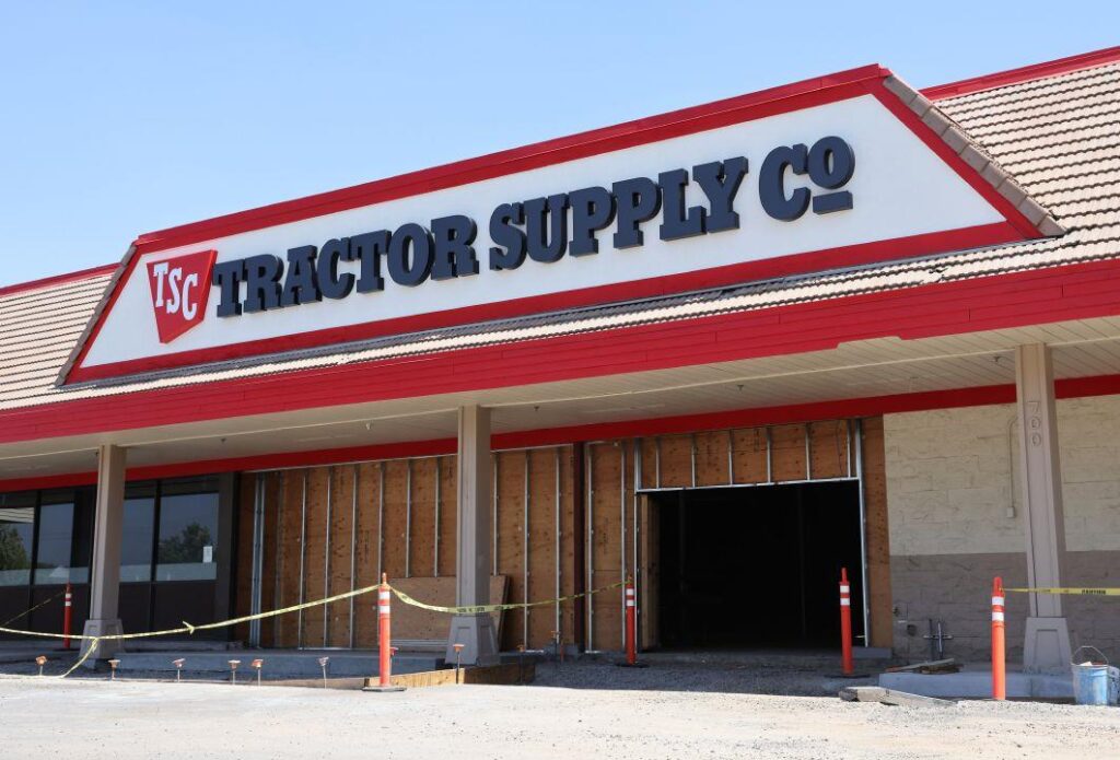 Rural lifestyle retailer takes over former Rite Aid location in Bend Rural lifestyle retailer takes over former Rite Aid location in Bend