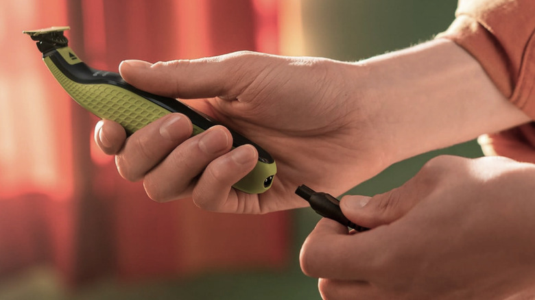 Charging the Philips Norelco OneBlade 360