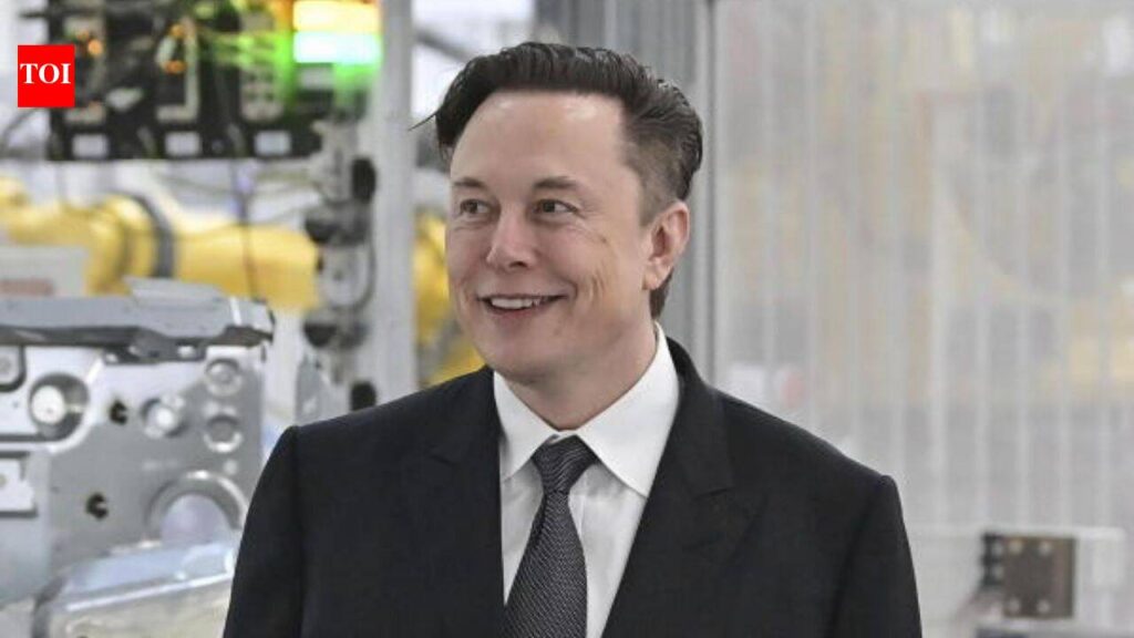 Elon Musk makes a promise to employees at townhall: Anyone at SpaceX who wants to go to the Moon or Mars will … Elon Musk makes a promise to employees at townhall: Anyone at SpaceX who wants to go to the Moon or Mars will …