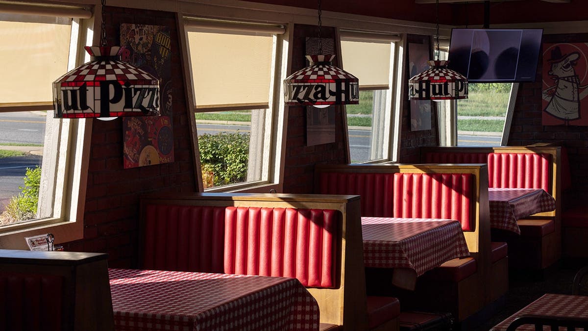 The dining room of a Pizza Hut Classic.