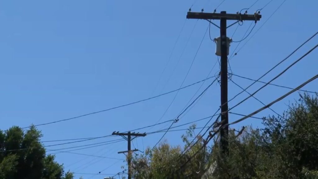 Power outage hits Hollywood Hills, Brentwood amid major heat wave Power outage hits Hollywood Hills, Brentwood amid major heat wave