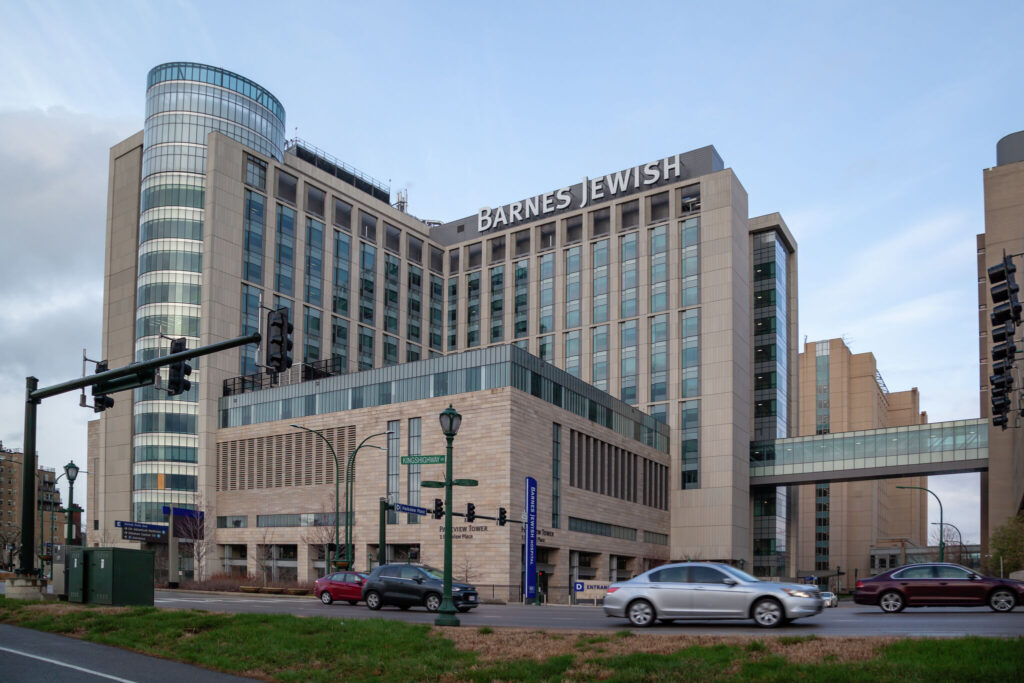 Here are the top hospitals in St. Louis, Illinois ranked by US News Here are the top hospitals in St. Louis, Illinois ranked by US News