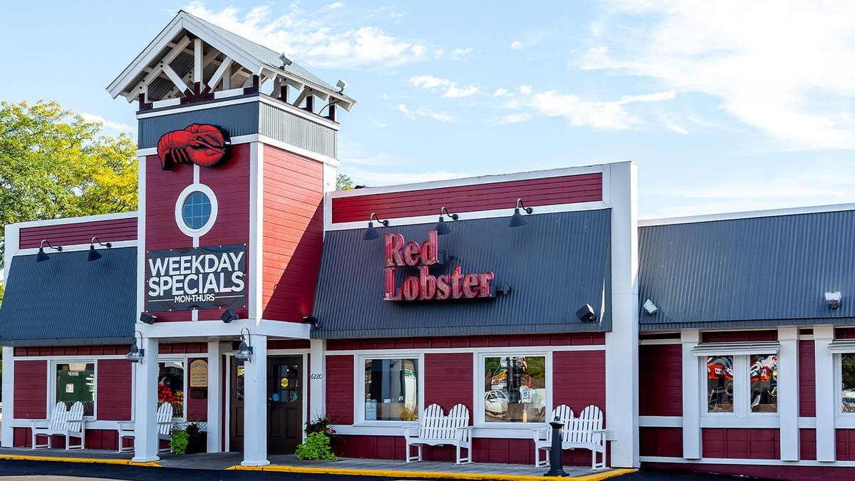 The exterior of a Red Lobster restaurant.