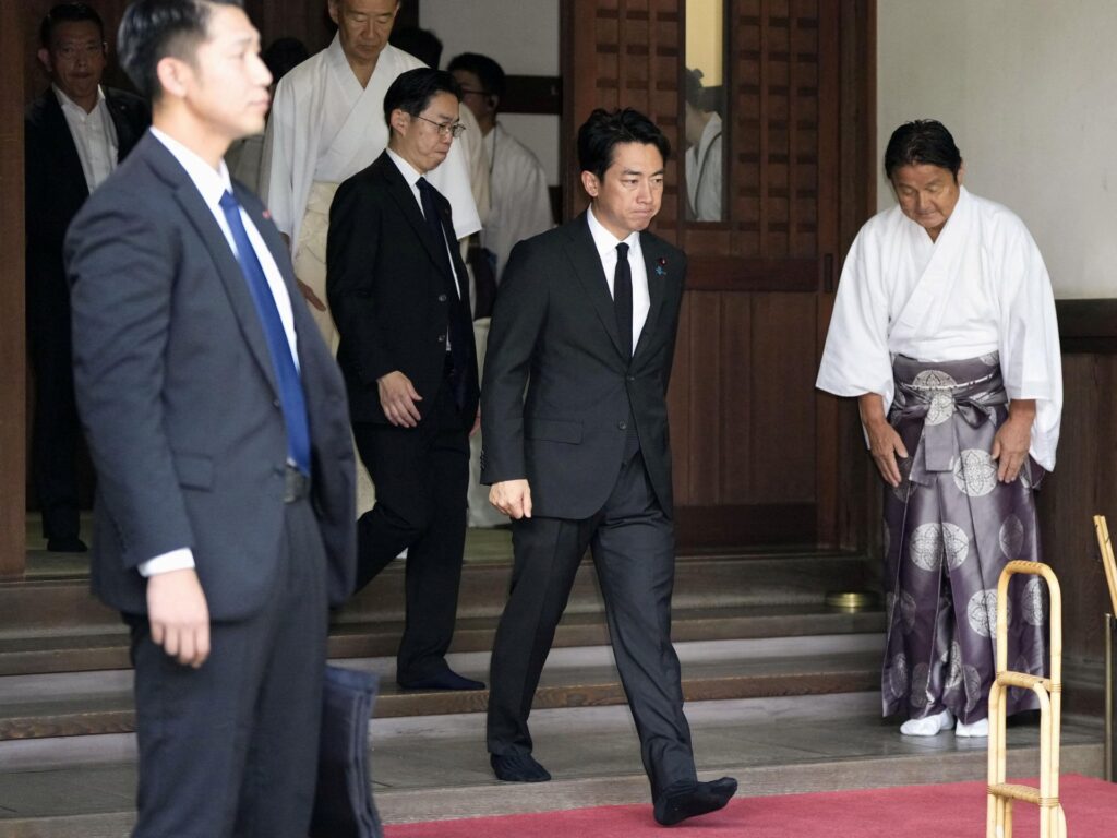 Japanese minister visits shrine to war dead, angering China, South Korea Japanese minister visits shrine to war dead, angering China, South Korea