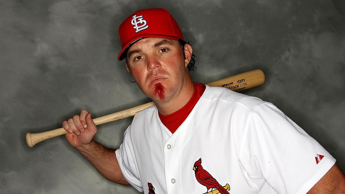 Scott Spiezio #26 of the St. Louis Cardinals poses during Photo Day.