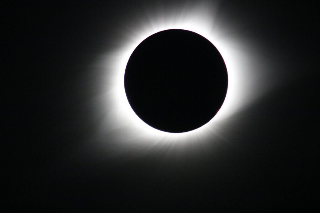 How pilots fly through a total solar eclipse How pilots fly through a total solar eclipse