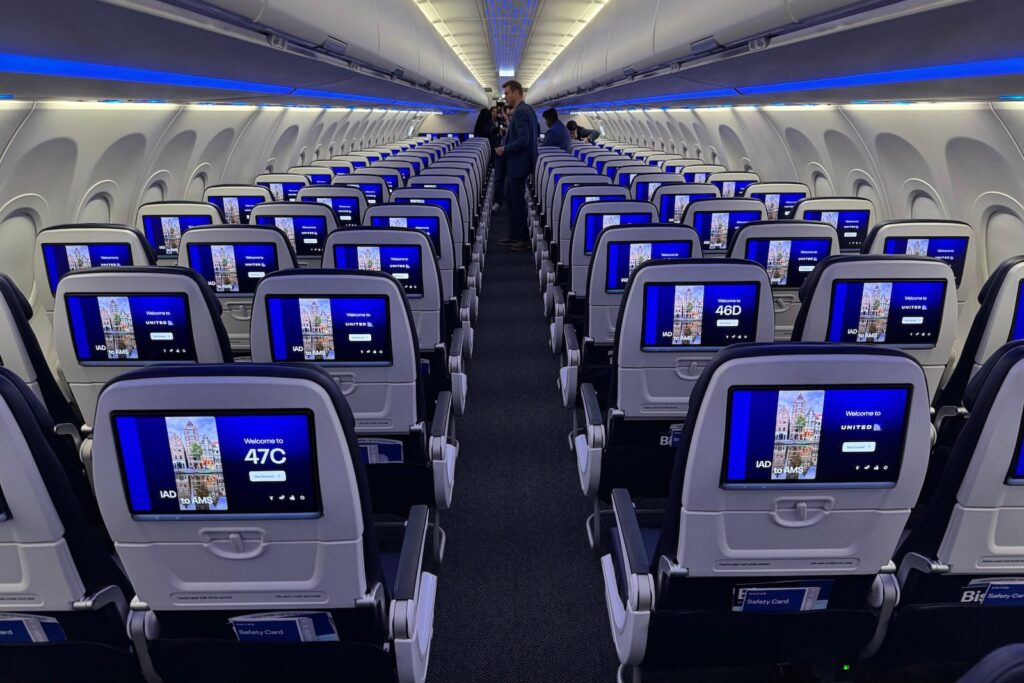 United and Delta are split on this growing air travel tactic