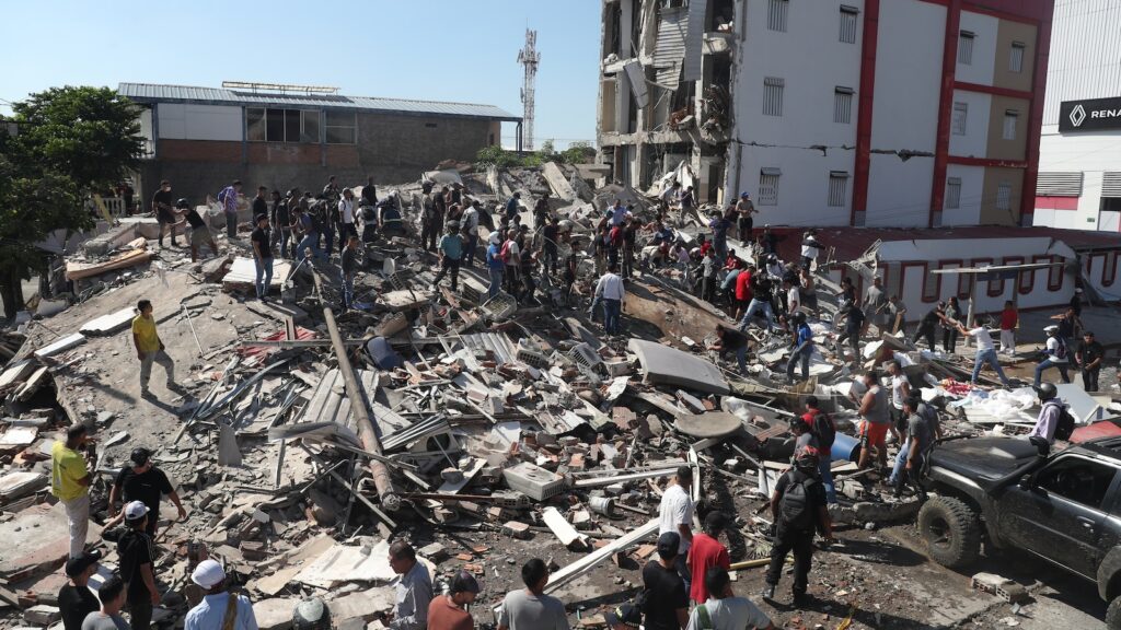 20 dead after 7.4-magnitude earthquake shakes western Colombia 20 dead after 7.4-magnitude earthquake shakes western Colombia