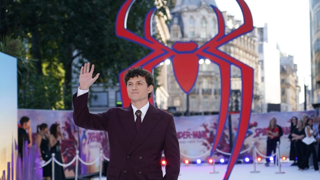 Box Office: ‘Spider-Man’ stays on top while two dino movies battle for third Box Office: ‘Spider-Man’ stays on top while two dino movies battle for third