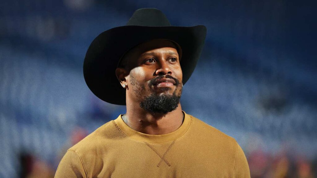 Von Miller, Cowboys agree to terms on deal Von Miller, Cowboys agree to terms on deal