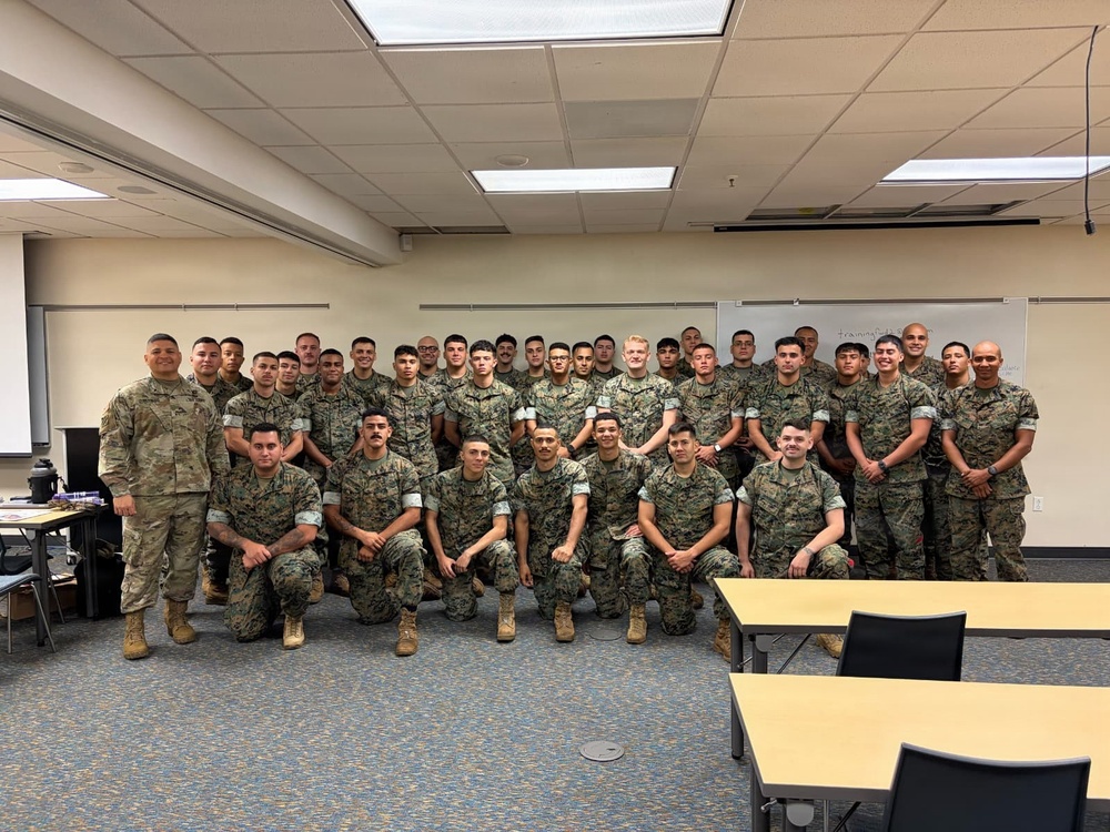Fort Buchanan Chaplain Builds Joint-Service Trust Through Fitness and Leadership Training Fort Buchanan Chaplain Builds Joint-Service Trust Through Fitness and Leadership Training