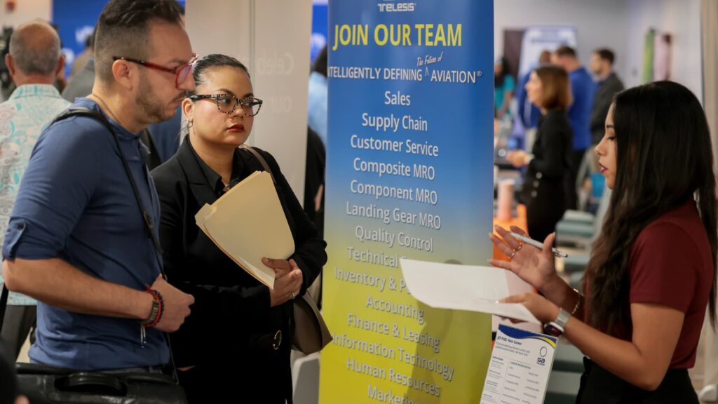 Private payrolls rose by 38,000 in August, fewer than expected, ADP reports Private payrolls rose by 38,000 in August, fewer than expected, ADP reports